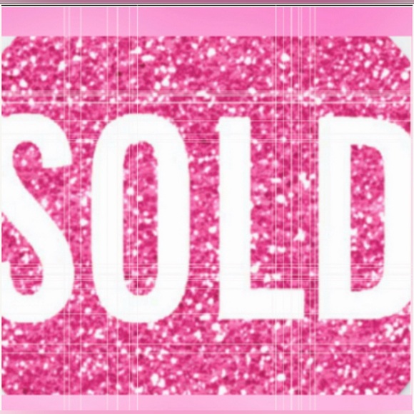 Louis Vuitton Handbags - Auth Louis Vuitton Marley Dragonne PM Clutch